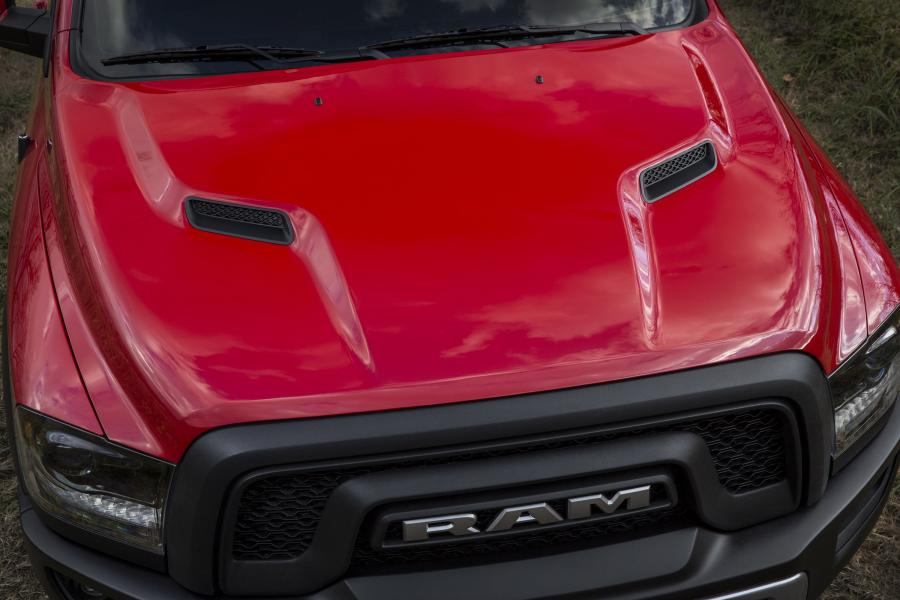  Dodge Ram 1500 Rebel 2015 года  (фото 26 из 54)